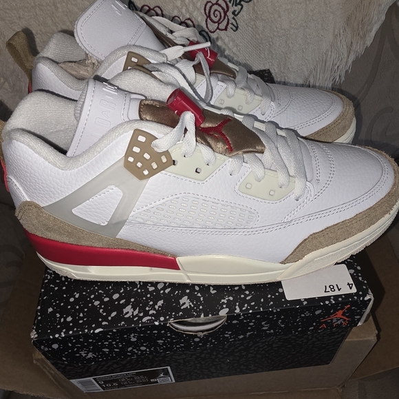 Mens Jordan Spizike Low. White, Fire Red And Camo Desert. New In The Box - Picture 2 of 7